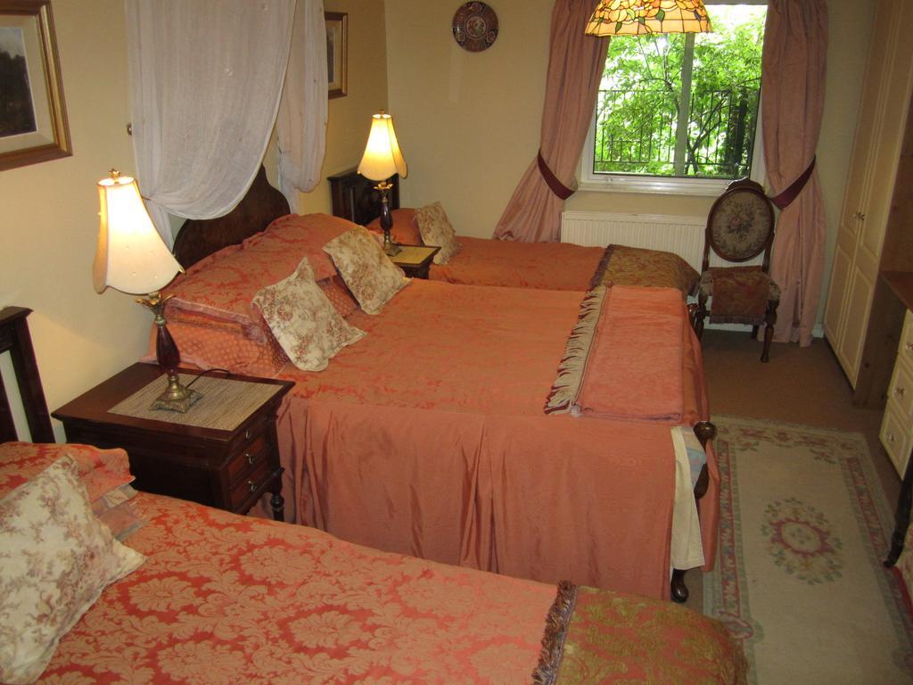 Killyon Guest House نافان الغرفة الصورة